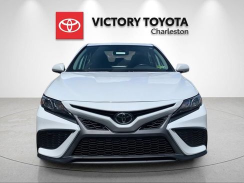 Used 2022 Toyota Camry SE w/ Cold Weather Package AWD/4WD image 8