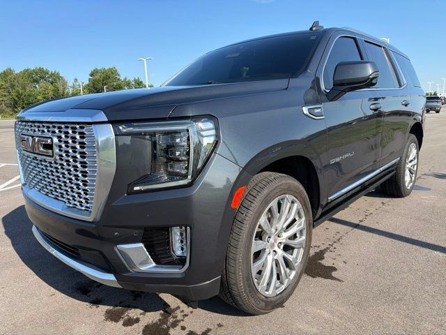 Used 2022 GMC Yukon Denali AWD/4WD image 2