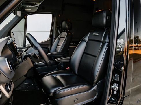 Used 2022 Mercedes-Benz Sprinter 3500 image 35