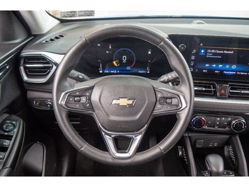 Used 2024 Chevrolet TrailBlazer LT w/ LT Cold Weather Package AWD/4WD image 20