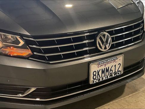 Used 2019 Volkswagen Passat 2.0T Wolfsburg image 30