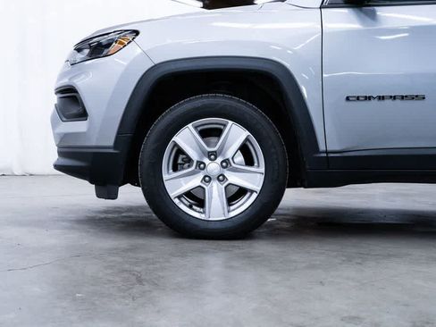 Used 2022 Jeep Compass Latitude AWD/4WD image 7