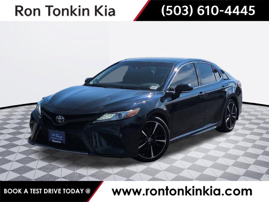 Used 2018 Toyota Camry XSE FWD image 1