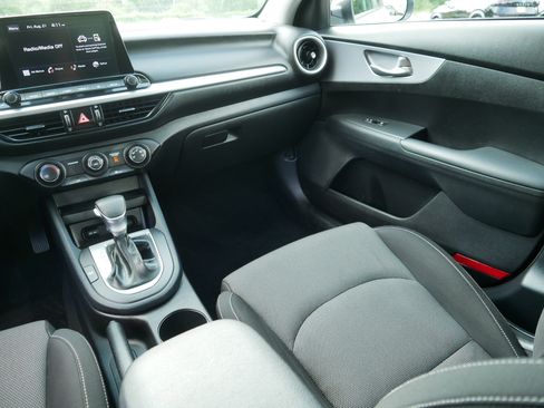 Certified 2024 Kia Forte LXS w/ LXS Technology Package FWD image 11