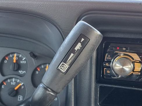 Used 2003 Chevrolet Silverado 2500 LS w/ Skid Plate Package AWD/4WD image 18