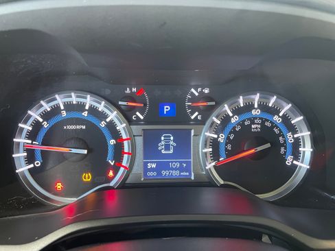 Used 2018 Toyota 4Runner Limited AWD/4WD image 10