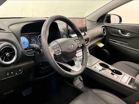Used 2023 Hyundai Kona Limited FWD image 13