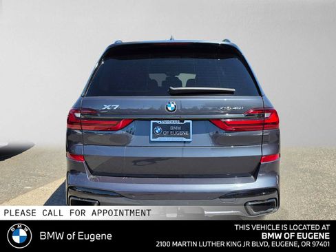 Used 2022 BMW X7 xDrive40i w/ M Sport Package AWD/4WD image 4