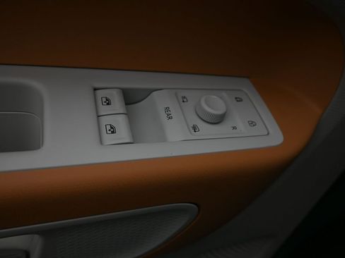 New 2025 Volkswagen ID. Buzz 1st Edition image 22