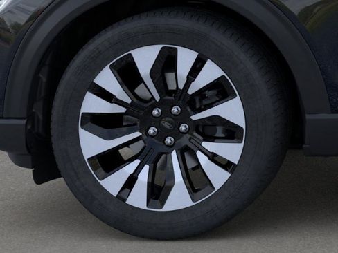 New 2026 Ford Explorer Platinum image 19