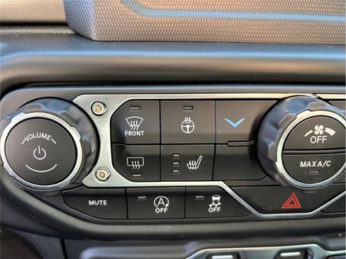 Used 2022 Jeep Wrangler Unlimited Willys image 27