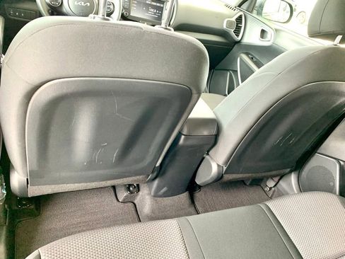 Used 2025 Kia Soul LX FWD image 18