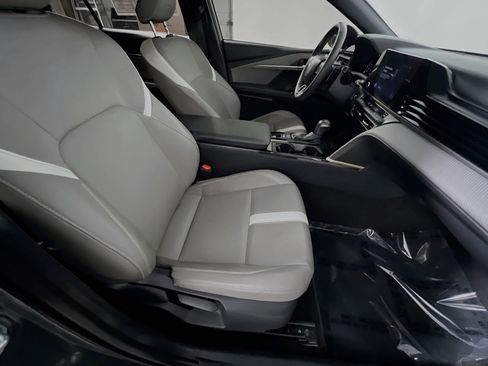 Used 2025 Toyota Camry SE w/ Convenience Package FWD image 31