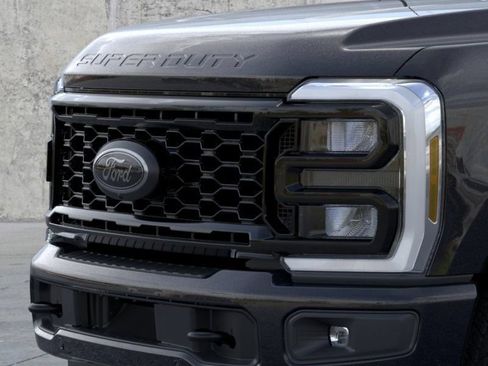 New 2026 Ford F250 Lariat w/ Black Appearance Package AWD/4WD image 45