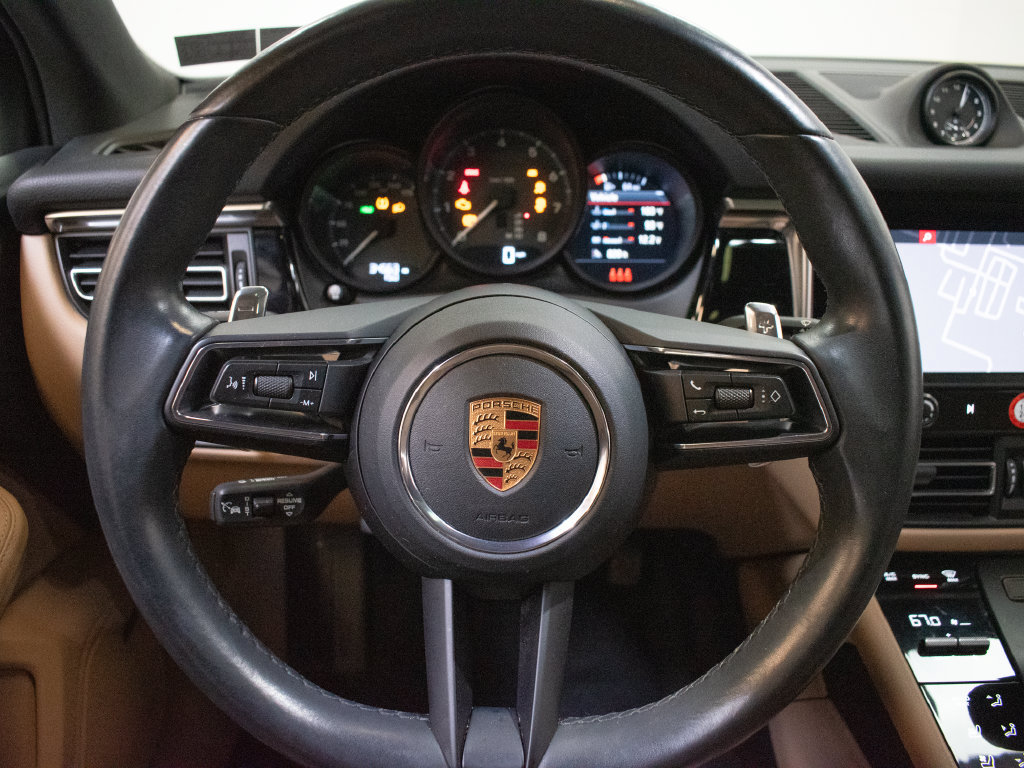 Certified 2023 Porsche Macan AWD/4WD image 24
