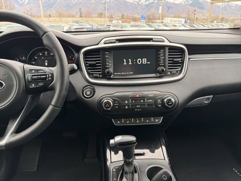 Used 2017 Kia Sorento SX image 26