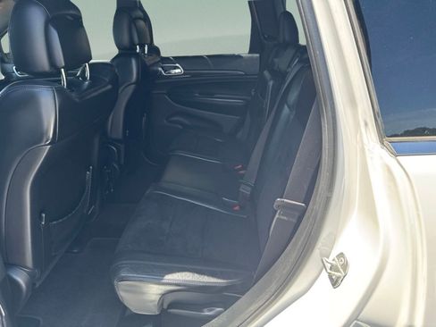 Used 2018 Jeep Grand Cherokee Laredo RWD image 11