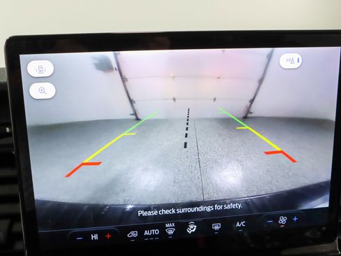 Used 2023 Ford Transit 350 XLT image 20