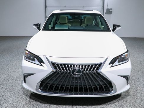 Used 2022 Lexus ES 350 w/ Premium Package FWD image 4