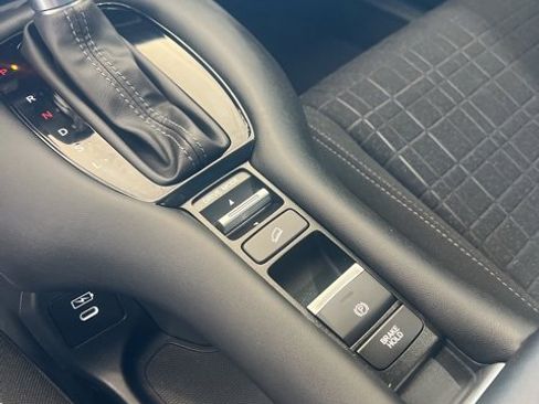 Used 2024 Honda HR-V LX image 19