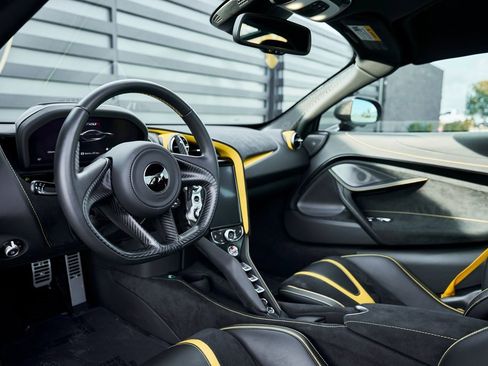 Used 2021 McLaren 720S image 2