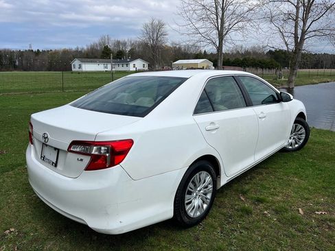 Used 2013 Toyota Camry LE image 8