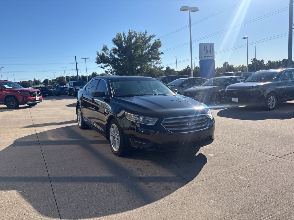 Used 2016 Ford Taurus SEL w/ Equipment Group 201A FWD image 3