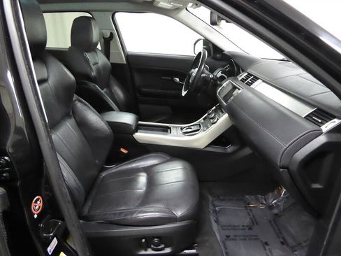 Used 2016 Land Rover Range Rover Evoque SE image 25