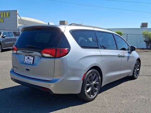 Certified 2020 Chrysler Pacifica Touring-L w/ Advanced Safetytec Group FWD image 7