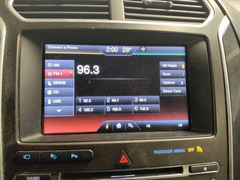 Used 2016 Ford Explorer Platinum image 25