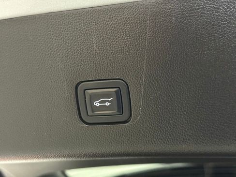Used 2022 Chevrolet Traverse LT AWD/4WD image 10