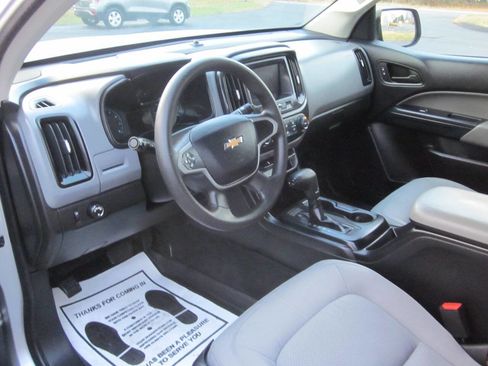 Used 2020 Chevrolet Colorado W/T w/ WT Convenience Package image 10