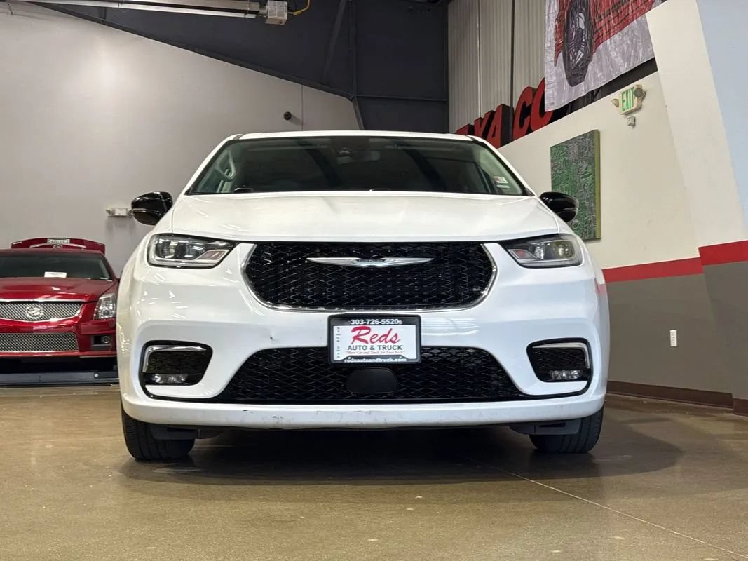 Used 2024 Chrysler Pacifica Touring-L FWD image 56