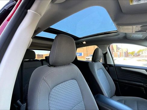 Used 2022 Ford Escape SE w/ SE Sport Appearance Package FWD image 21