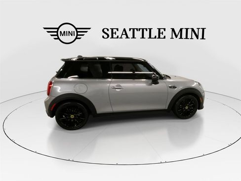 Certified 2024 MINI Cooper SE image 12