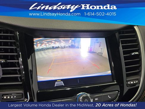 Used 2020 Chevrolet Trax LT w/ LT Convenience Package FWD image 17