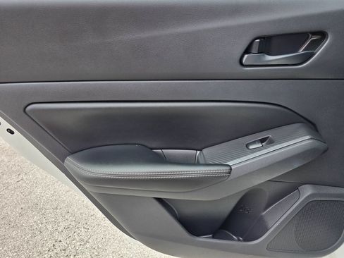 Used 2025 Nissan Altima 2.5 SV FWD image 24