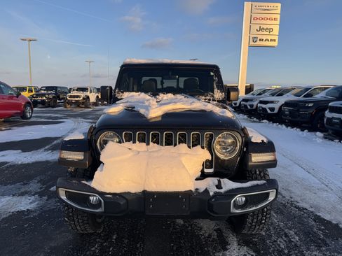 Used 2020 Jeep Gladiator Overland image 7