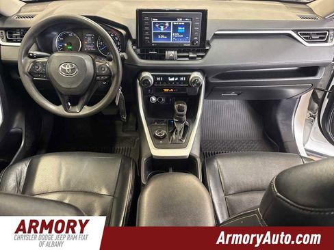 Used 2022 Toyota RAV4 LE image 29