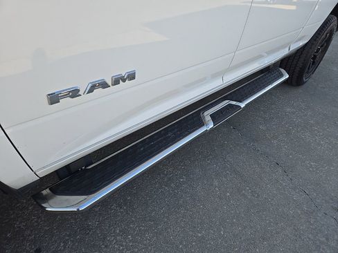 Used 2024 RAM 2500 Big Horn AWD/4WD image 21