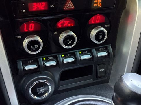 Used 2020 Subaru BRZ Limited w/ Popular Package #2 image 16