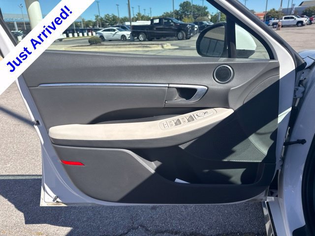 Used 2025 Hyundai Sonata SEL FWD image 11