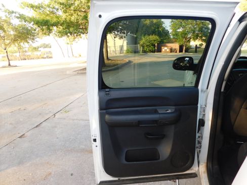Used 2010 Chevrolet Silverado 1500 LS image 18