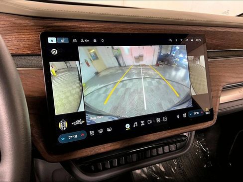 Used 2023 Rivian R1T Adventure image 21