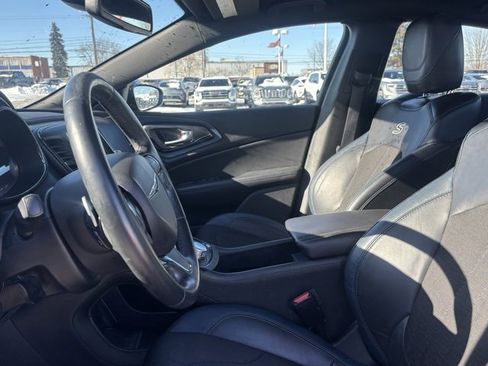 Used 2015 Chrysler 200 S w/ Comfort Group image 12