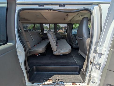 Used 2019 Chevrolet Express 3500 LT w/ LT Preferred Equipment Group RWD image 18