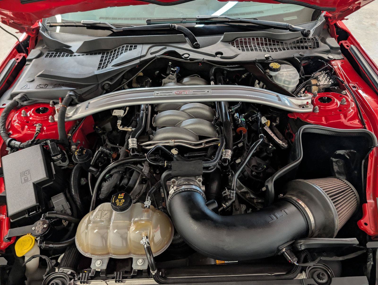 Used 2018 Ford Mustang GT Premium w/ GT Performance Package RWD image 28