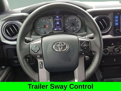 Used 2017 Toyota Tacoma TRD Off-Road w/ Tow Package (A/T) AWD/4WD image 19