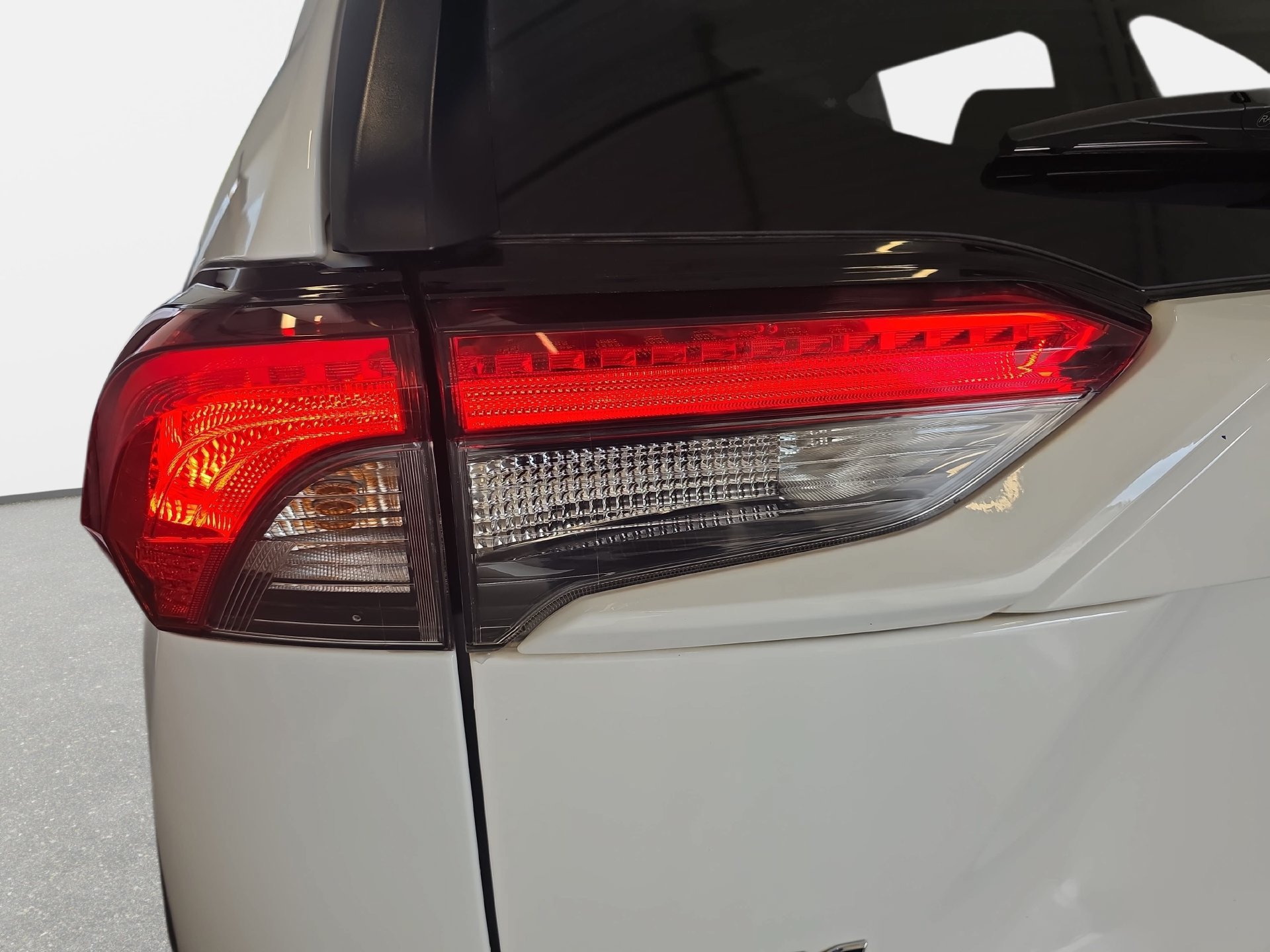 Used 2023 Toyota RAV4 XLE w/ Convenience Package FWD image 33