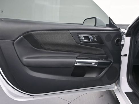 Used 2025 Ford Mustang GT RWD image 11